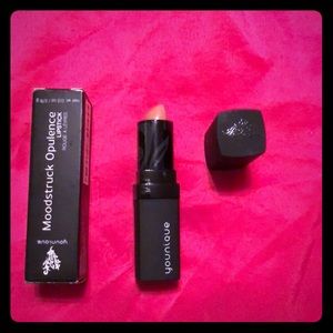 NWT- Younique Moodstruck opulence lip well-to-do